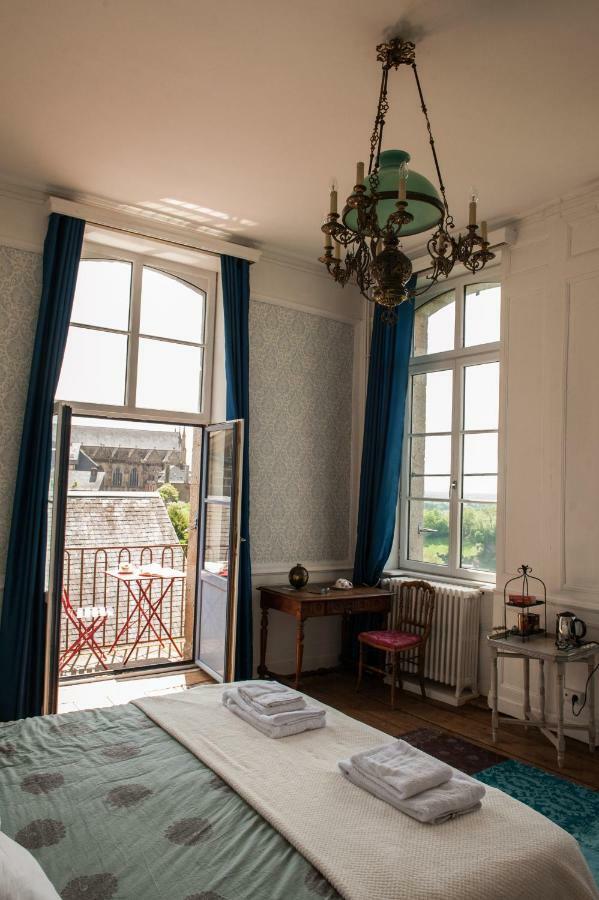 Fougères Hotel Particulier Le Mercier De Montigny -Une Nuit Sur Les Remparts- מראה חיצוני תמונה