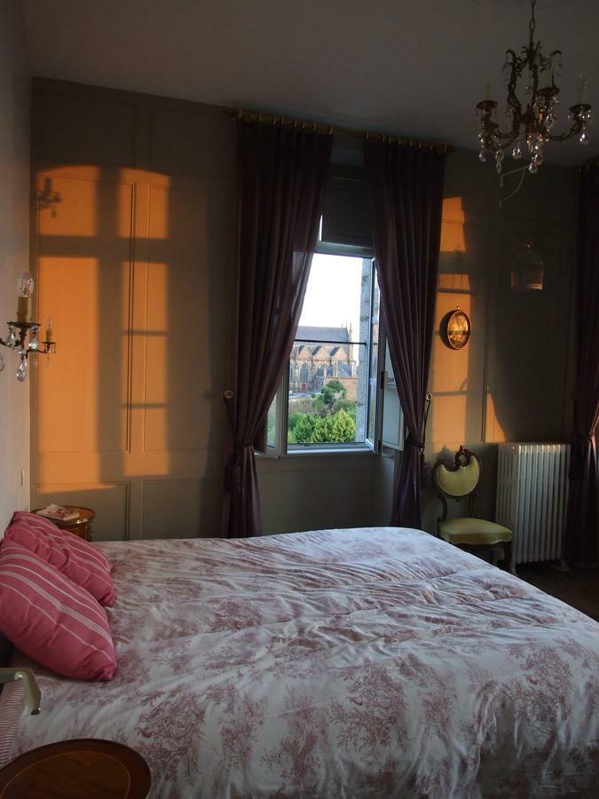 Fougères Hotel Particulier Le Mercier De Montigny -Une Nuit Sur Les Remparts- מראה חיצוני תמונה