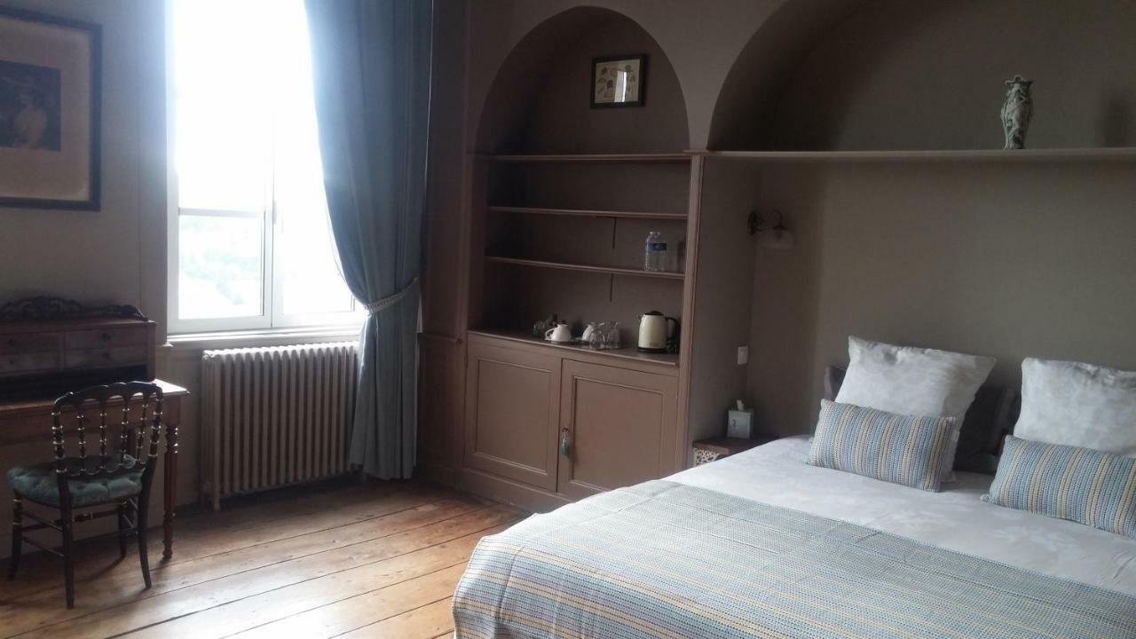 Fougères Hotel Particulier Le Mercier De Montigny -Une Nuit Sur Les Remparts- מראה חיצוני תמונה